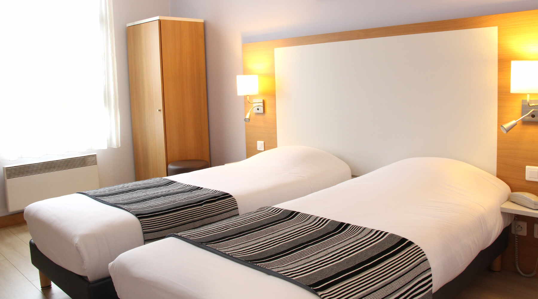Poitiers chambres superieures avec deux lits